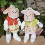 Две кукольные овечки